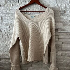 Nostalgia Ribbed Scoop Neck Sweater - Beige